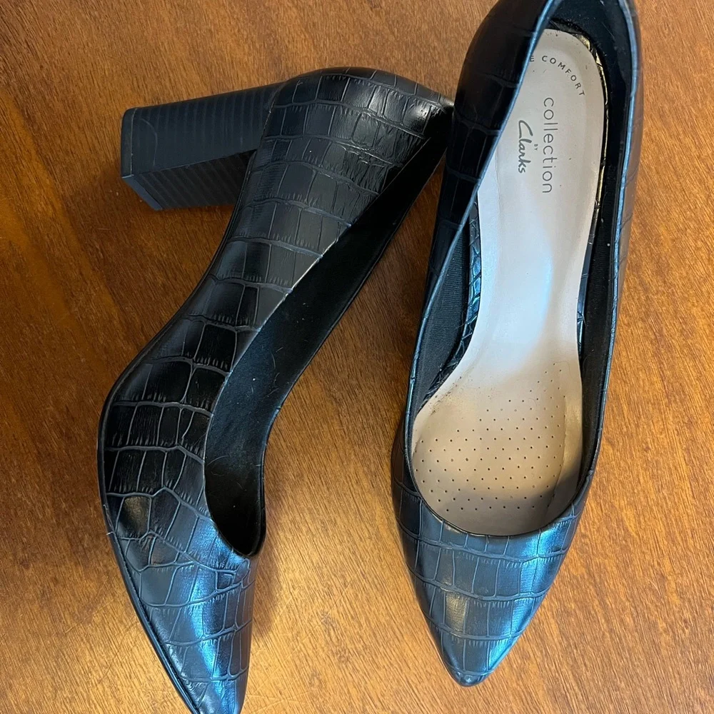 Women’s Clarks Aubrie Sun Pump. 2.75” heel, black croc leather